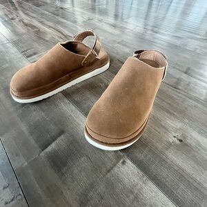 Women’s slip-on mule with heel strap